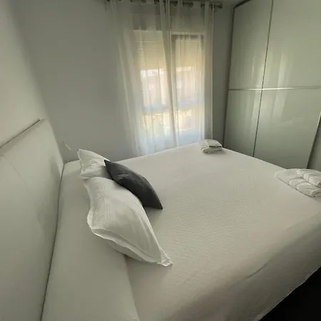 Apartamento 4 Home Suites Almería Buitenkant foto