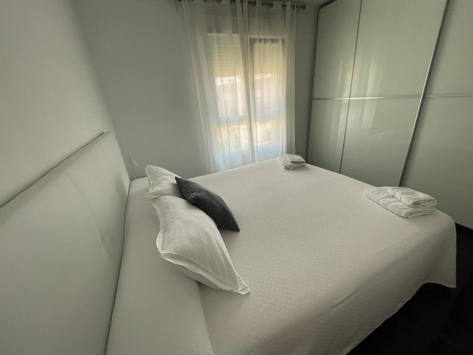 Apartament 4 *